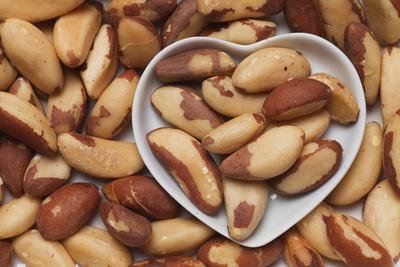 Lee más sobre el artículo Is Eating Brazil Nuts Good for Hair Growth?